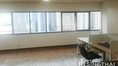 For RENT : Office Ekkamai / 2 Bedroom / 2 Bathrooms / 156 sqm / 100750 THB [7496328]