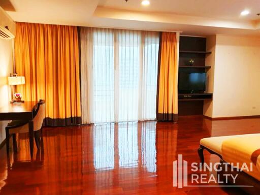 For RENT : Piyathip Place / 3 Bedroom / 3 Bathrooms / 290 sqm / 105000 THB [8408373]