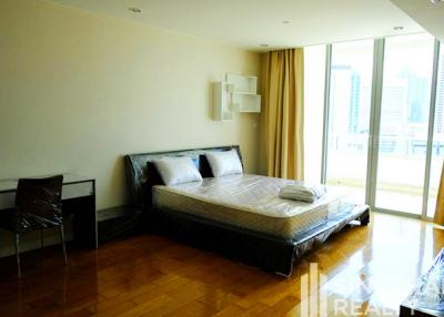 For RENT : Chamchuri Square Residence / 3 Bedroom / 3 Bathrooms / 203 sqm / 108000 THB [8322974]