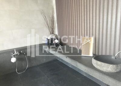 For RENT : Ta-Ke Residence / 1 Bedroom / 1 Bathrooms / 163 sqm / 110000 THB [4647260]