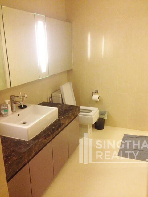 For RENT : Hyde Sukhumvit 13 / 3 Bedroom / 3 Bathrooms / 151 sqm / 110000 THB [5461070]