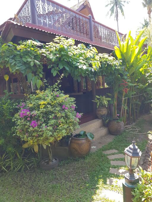 Beach Villa 4 Bedroom in Bang Por with private pool and garden
