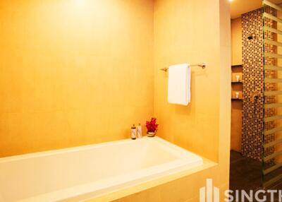 For RENT : Ekamai Gardens / 3 Bedroom / 3 Bathrooms / 251 sqm / 110000 THB [6426313]