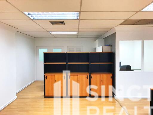 For RENT : Office Ekkamai / 2 Bedroom / 2 Bathrooms / 199 sqm / 110000 THB [7226633]