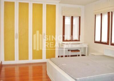 For RENT : House Phromphong / 3 Bedroom / 3 Bathrooms / 301 sqm / 120000 THB [4077005]