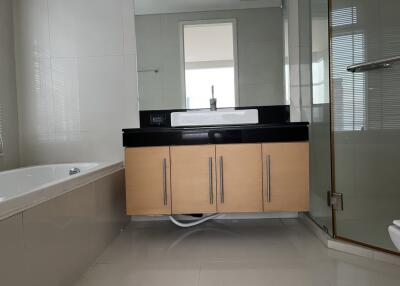 For RENT : Fullerton Sukhumvit / 4 Bedroom / 4 Bathrooms / 200 sqm / 120000 THB [10567023]