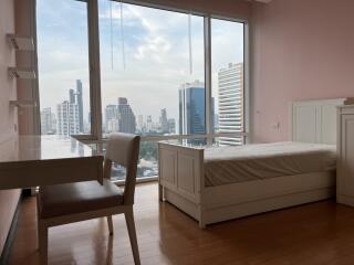 For RENT : Fullerton Sukhumvit / 4 Bedroom / 4 Bathrooms / 200 sqm / 120000 THB [10567023]