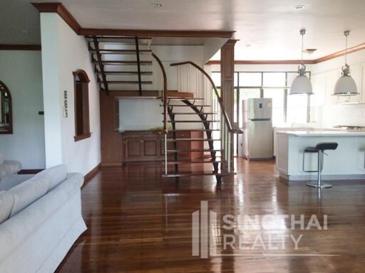 For RENT : House Ekkamai / 3 Bedroom / 4 Bathrooms / 281 sqm / 120000 THB [5790437]