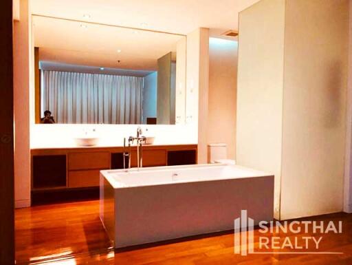 For RENT : Domus / 2 Bedroom / 3 Bathrooms / 168 sqm / 120000 THB [6564744]