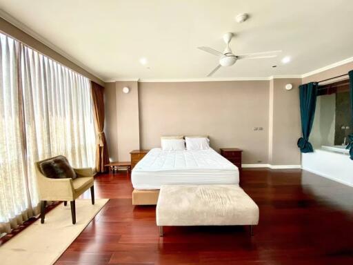 For RENT : Le Raffine Sukhumvit 24 / 3 Bedroom / 3 Bathrooms / 371 sqm / 120000 THB [6984998]