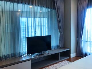 For RENT : Bright Sukhumvit 24 / 3 Bedroom / 3 Bathrooms / 189 sqm / 120000 THB [6940815]