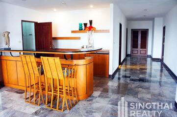 For RENT : Raintree Village Apartment / 4 Bedroom / 4 Bathrooms / 421 sqm / 120000 THB [7294060]