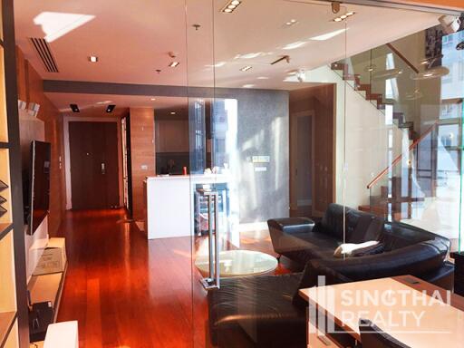 For RENT : Bright Sukhumvit 24 / 3 Bedroom / 3 Bathrooms / 189 sqm / 120000 THB [7443925]