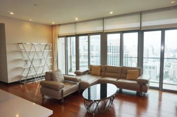 For RENT : Oriental Residence / 2 Bedroom / 2 Bathrooms / 129 sqm / 120000 THB [8039129]