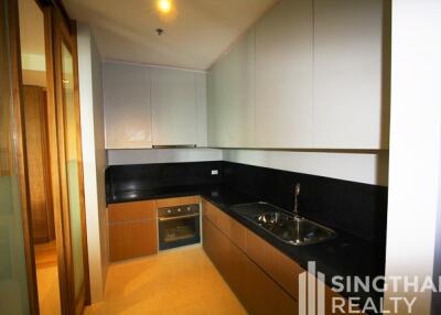 For RENT : Promphan 53 / 3 Bedroom / 3 Bathrooms / 246 sqm / 120000 THB [8357119]