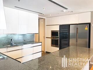 For RENT : The Met / 3 Bedroom / 3 Bathrooms / 199 sqm / 120000 THB [8407755]