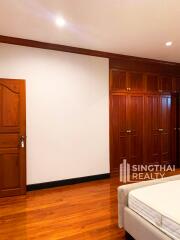 For RENT : House Ekkamai / 5 Bedroom / 3 Bathrooms / 350 sqm / 120000 THB [8761888]