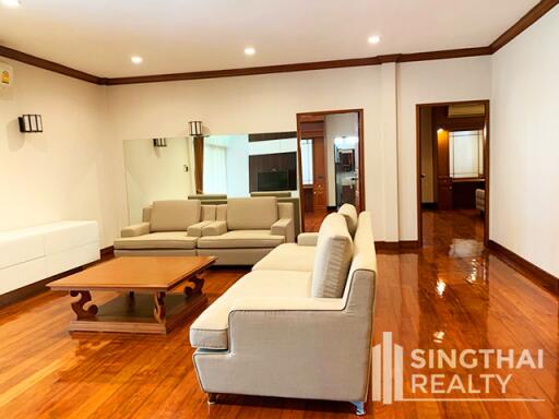 For RENT : House Ekkamai / 5 Bedroom / 3 Bathrooms / 350 sqm / 120000 THB [8761888]