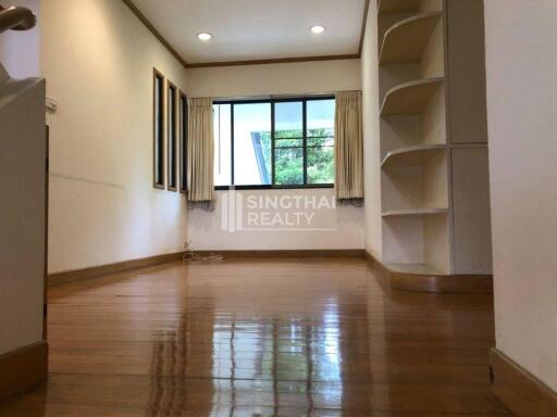 For RENT : House Thonglor / 4 Bedroom / 4 Bathrooms / 340 sqm / 120000 THB [9159258]