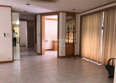 For RENT : House Thonglor / 4 Bedroom / 4 Bathrooms / 340 sqm / 120000 THB [9159258]