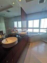 For RENT : Royal Residence Park / 3 Bedroom / 3 Bathrooms / 230 sqm / 120000 THB [9989845]