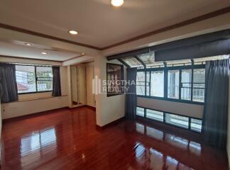 For RENT : House Thonglor / 4 Bedroom / 4 Bathrooms / 340 sqm / 120000 THB [R10026]