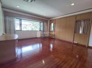 For RENT : House Thonglor / 4 Bedroom / 4 Bathrooms / 340 sqm / 120000 THB [R10026]