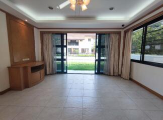 For RENT : House Thonglor / 4 Bedroom / 4 Bathrooms / 340 sqm / 120000 THB [R10026]