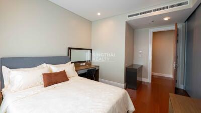 For RENT : Bright Sukhumvit 24 / 3 Bedroom / 3 Bathrooms / 188 sqm / 120000 THB [R10043]