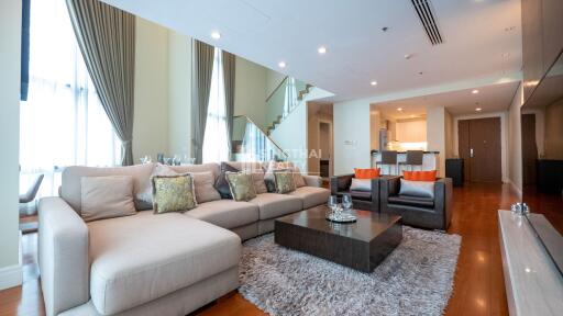 For RENT : Bright Sukhumvit 24 / 3 Bedroom / 3 Bathrooms / 188 sqm / 120000 THB [R10043]