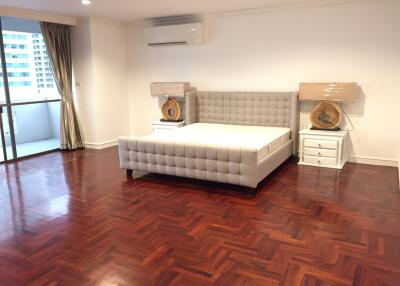 For RENT : Dera Mansion / 3 Bedroom / 3 Bathrooms / 315 sqm / 120000 THB [R11009]