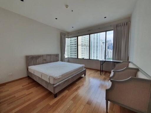 For RENT : The Emporio Place / 3 Bedroom / 3 Bathrooms / 161 sqm / 100000 THB [10779773]