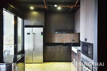 For RENT : The Emporio Place / 2 Bedroom / 3 Bathrooms / 200 sqm / 125000 THB [7939274]