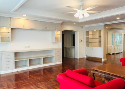 For RENT : G.M. Mansion / 4 Bedroom / 4 Bathrooms / 450 sqm / 125000 THB [9634536]