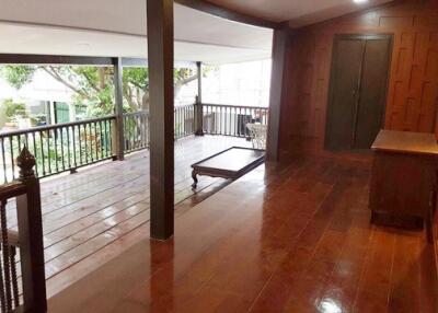 For RENT : House Thonglor / 3 Bedroom / 2 Bathrooms / 231 sqm / 130000 THB [3855677]