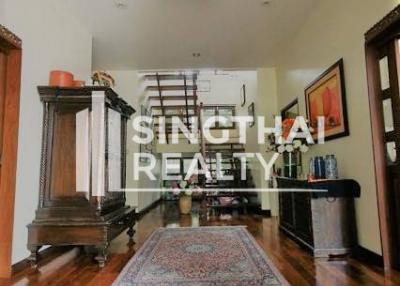 For RENT : House Ekkamai / 4 Bedroom / 4 Bathrooms / 851 sqm / 130000 THB [4047194]