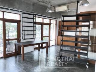 For RENT : House Sathorn / 2 Bedroom / 4 Bathrooms / 401 sqm / 130000 THB [5131058]