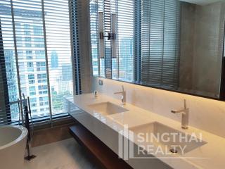 For RENT : Sindhorn Residence / 2 Bedroom / 2 Bathrooms / 121 sqm / 130000 THB [5930750]