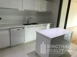 For RENT : Belgravia Residences / 4 Bedroom / 4 Bathrooms / 296 sqm / 130000 THB [6196904]