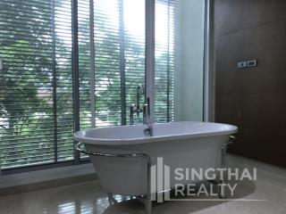 For RENT : Belgravia Residences / 4 Bedroom / 4 Bathrooms / 296 sqm / 130000 THB [6196904]