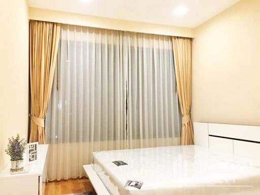 For RENT : The Emporio Place / 3 Bedroom / 4 Bathrooms / 163 sqm / 130000 THB [6591033]