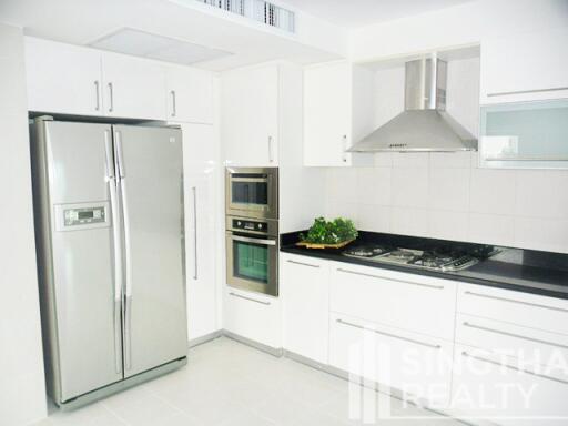 For RENT : GM Height / 3 Bedroom / 4 Bathrooms / 286 sqm / 130000 THB [7494192]