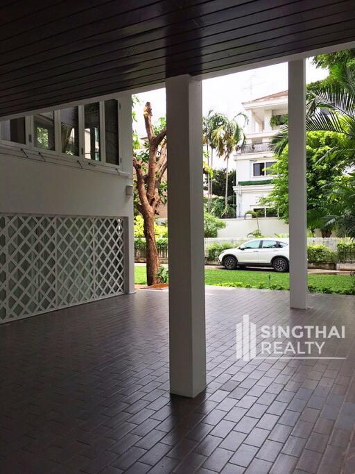 For RENT : House Ploenchit / 2 Bedroom / 4 Bathrooms / 201 sqm / 130000 THB [7620309]