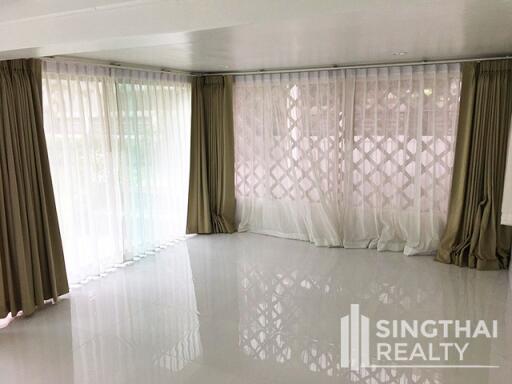 For RENT : House Ploenchit / 2 Bedroom / 4 Bathrooms / 201 sqm / 130000 THB [7620309]