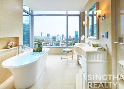 For RENT : Oriental Residence / 2 Bedroom / 2 Bathrooms / 121 sqm / 130000 THB [7658053]