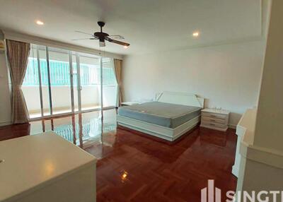 For RENT : Sachayan Court / 4 Bedroom / 4 Bathrooms / 501 sqm / 130000 THB [8350947]