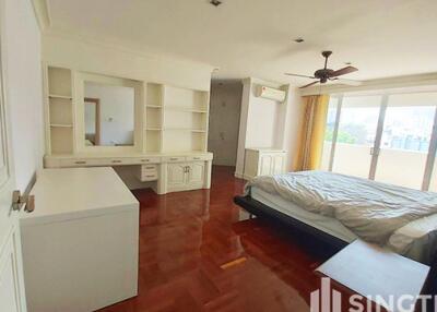 For RENT : Sachayan Court / 4 Bedroom / 4 Bathrooms / 501 sqm / 130000 THB [8350947]