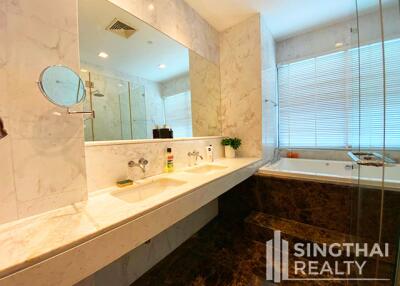 For RENT : Le Raffine Jambu Dvipa Sukhumvit 39 / 2 Bedroom / 3 Bathrooms / 231 sqm / 130000 THB [8395689]