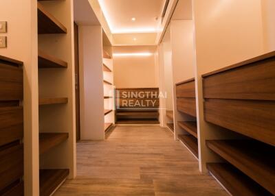 For RENT : Penthouse Condominium II / 3 Bedroom / 3 Bathrooms / 230 sqm / 130000 THB [9855663]