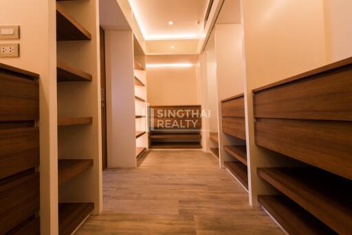 For RENT : Penthouse Condominium II / 3 Bedroom / 3 Bathrooms / 230 sqm / 130000 THB [9855663]